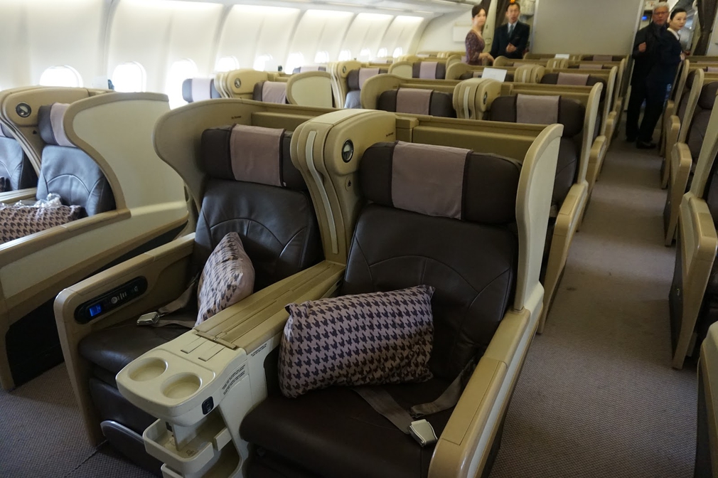 SQ224 Business Class cabin