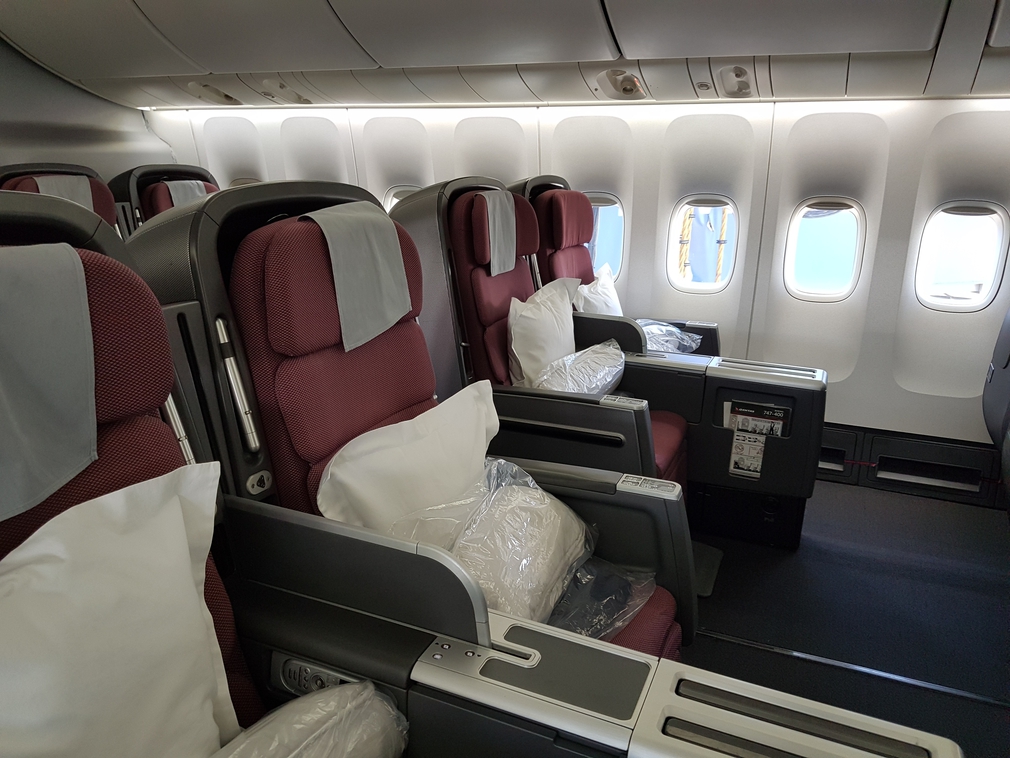 Qantas business class seats